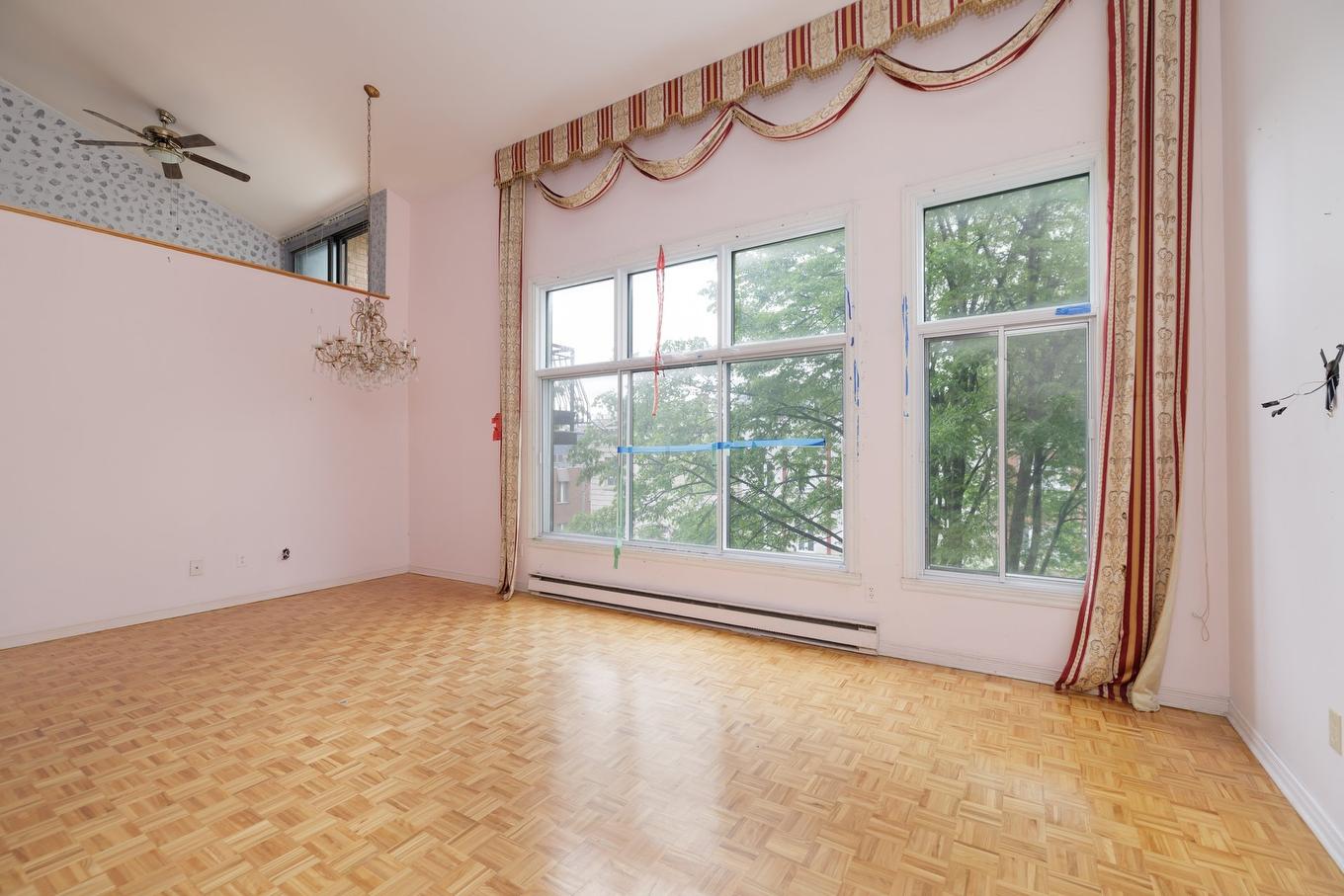 Salon - 7-1431 Rue Notre-Dame O., Montréal (Ville-Marie), QC - Indoor Photo Showing Other Room