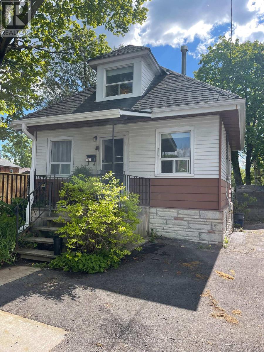 147 Dufferin Street, Orillia, ON - Outdoor