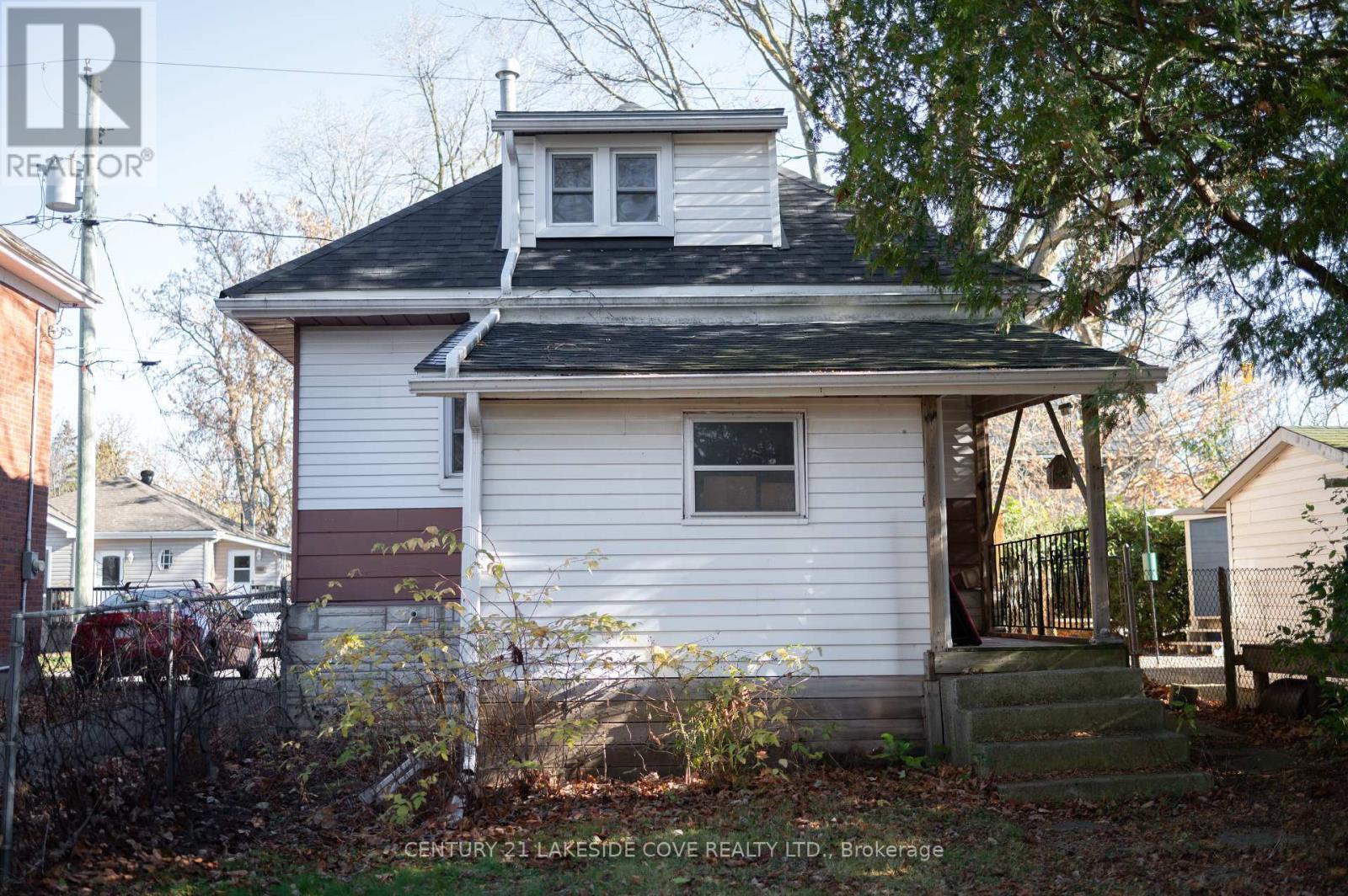 147 Dufferin Street, Orillia, ON - Outdoor