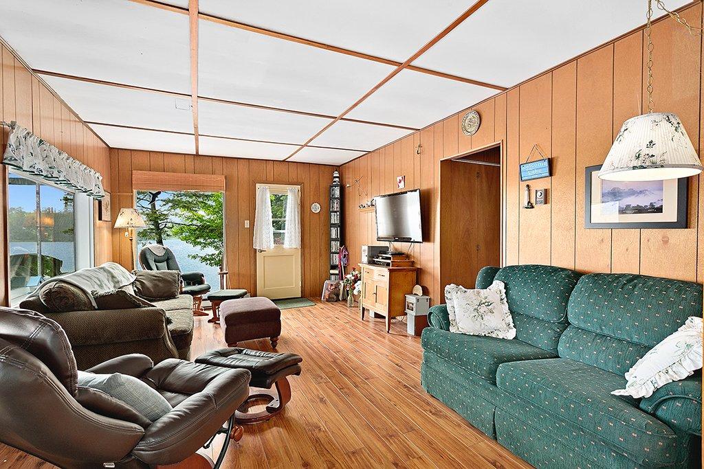 Living room - 18C Ch. Durant, Clarendon, QC - Indoor Photo Showing Living Room