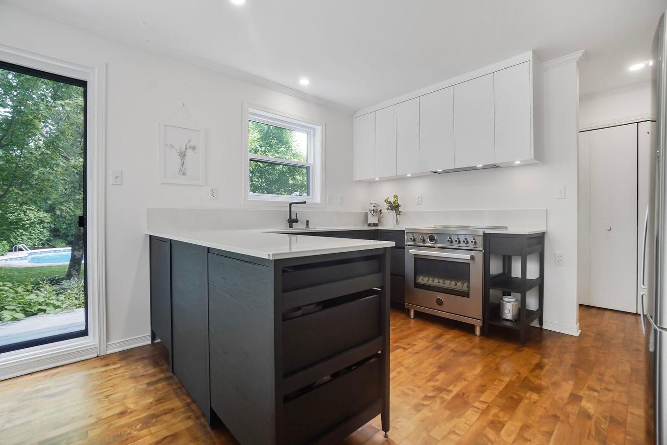 Cuisine - 1245 Rue Laurent-Perreault, Chambly, QC - Indoor Photo Showing Kitchen
