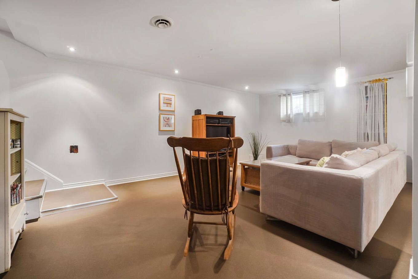 Salle familiale - 1245 Rue Laurent-Perreault, Chambly, QC - Indoor