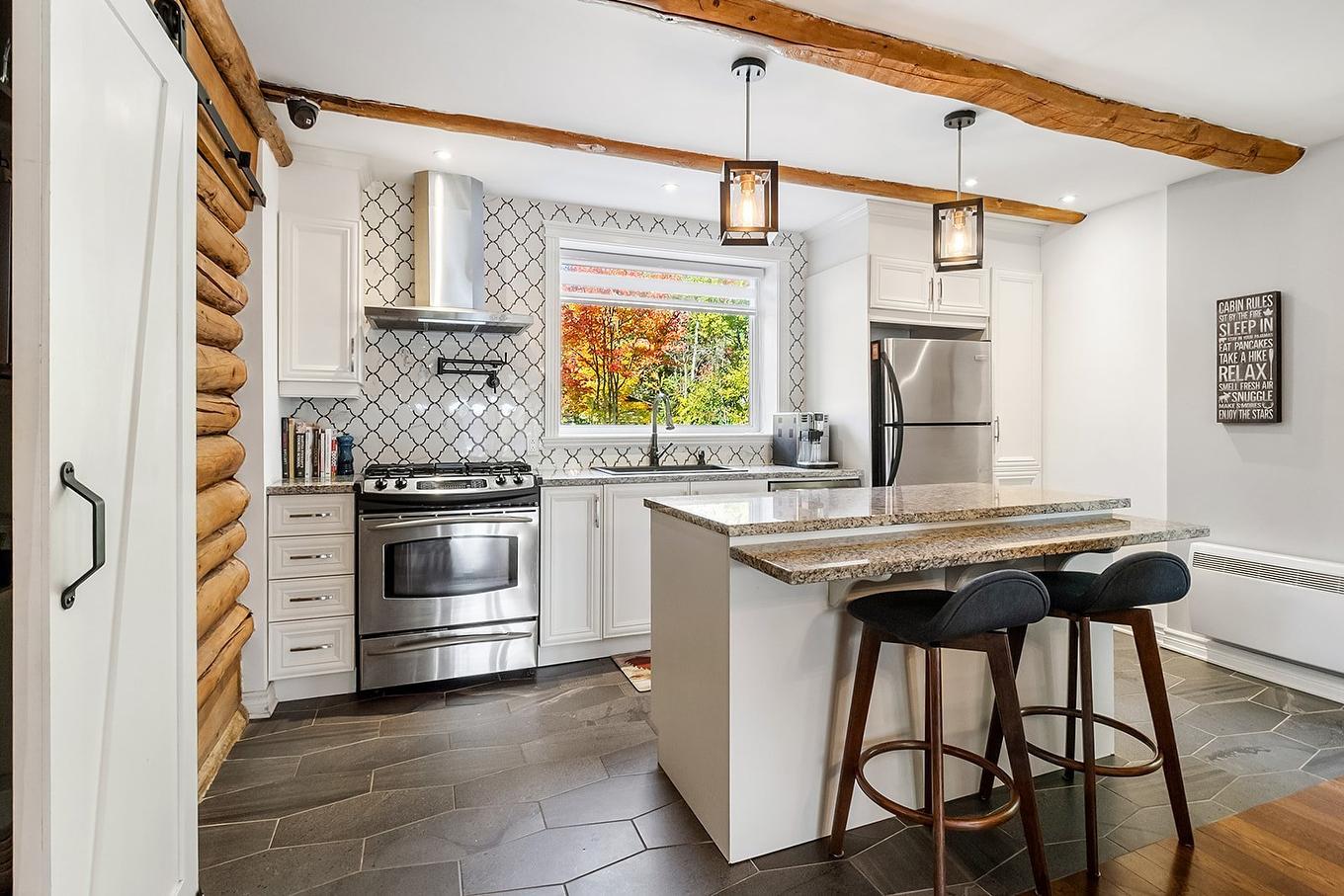 Kitchen - 494 Ch. Léo-Bouvrette, Mont-Tremblant, QC - Indoor Photo Showing Kitchen With Upgraded Kitchen