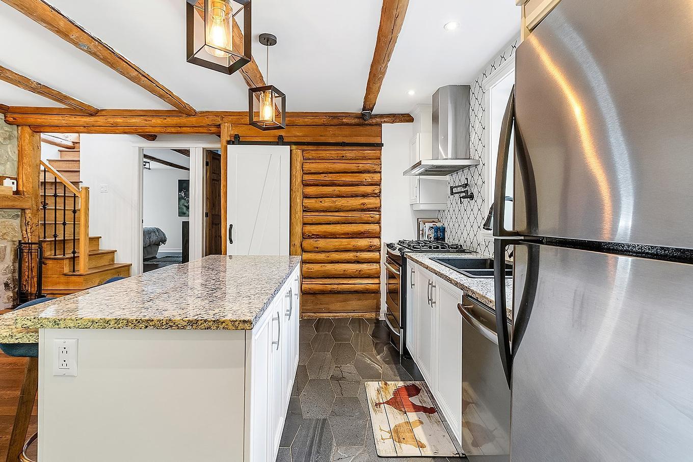 Kitchen - 494 Ch. Léo-Bouvrette, Mont-Tremblant, QC - Indoor Photo Showing Kitchen With Upgraded Kitchen
