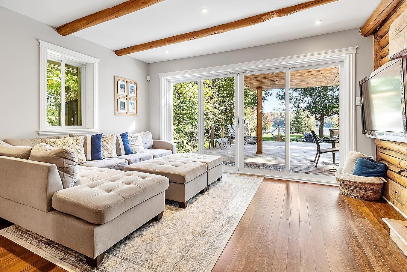 Living room - 494 Ch. Léo-Bouvrette, Mont-Tremblant, QC - Indoor Photo Showing Living Room