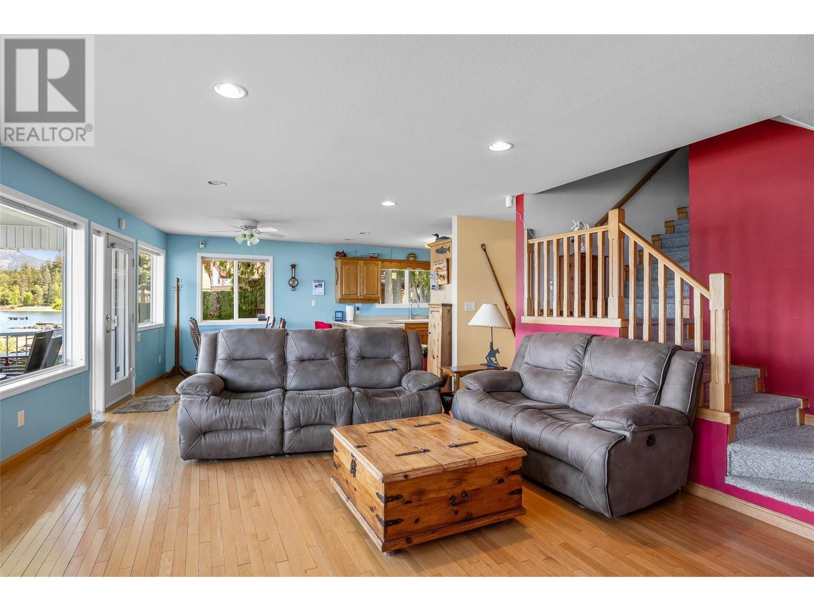 1837 Archibald Road Unit# 115, Blind Bay, BC - Indoor Photo Showing Living Room