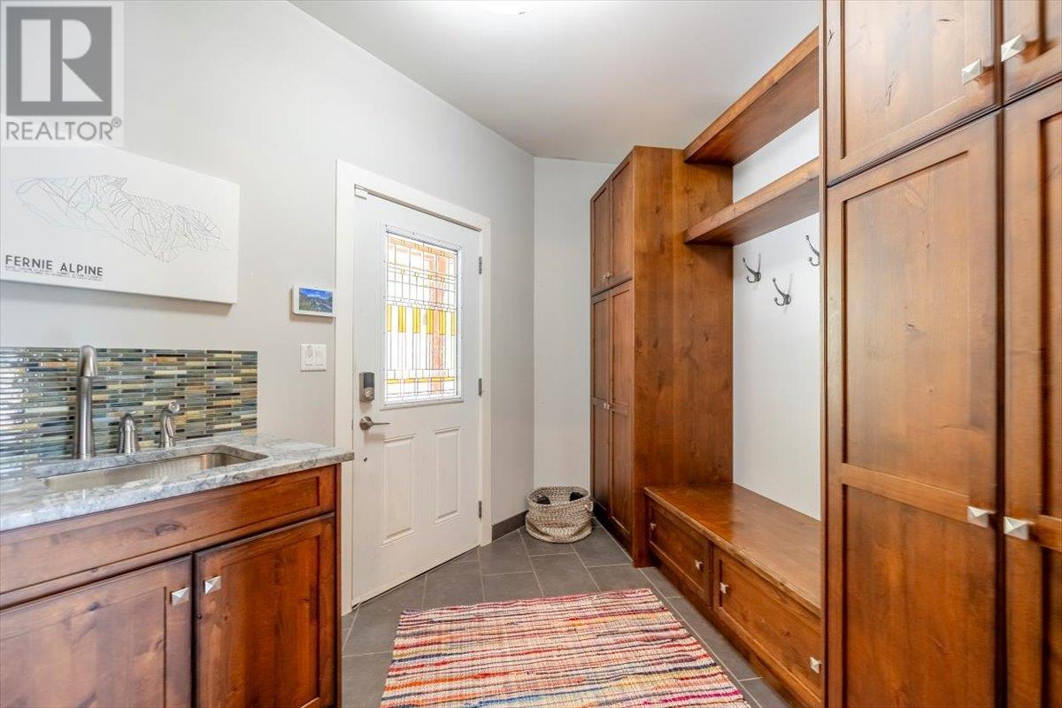 9942 Osprey Landing Drive, Wardner, BC - Indoor Photo Showing Other Room