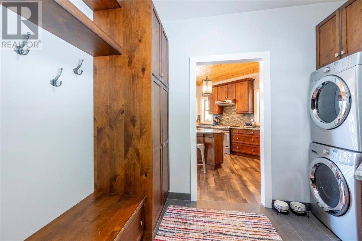 9942 Osprey Landing Drive, Wardner, BC - Indoor Photo Showing Laundry Room