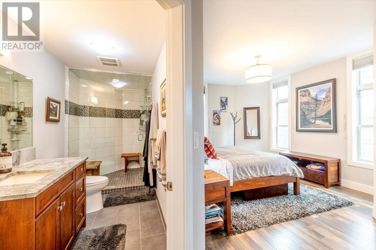 9942 Osprey Landing Drive, Wardner, BC - Indoor Photo Showing Other Room