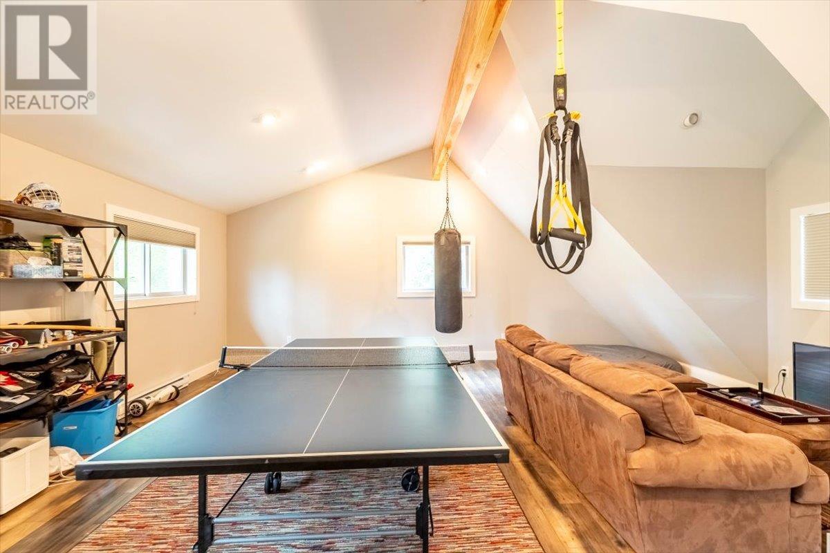 Above the garage - 9942 Osprey Landing Drive, Wardner, BC - Indoor Photo Showing Other Room