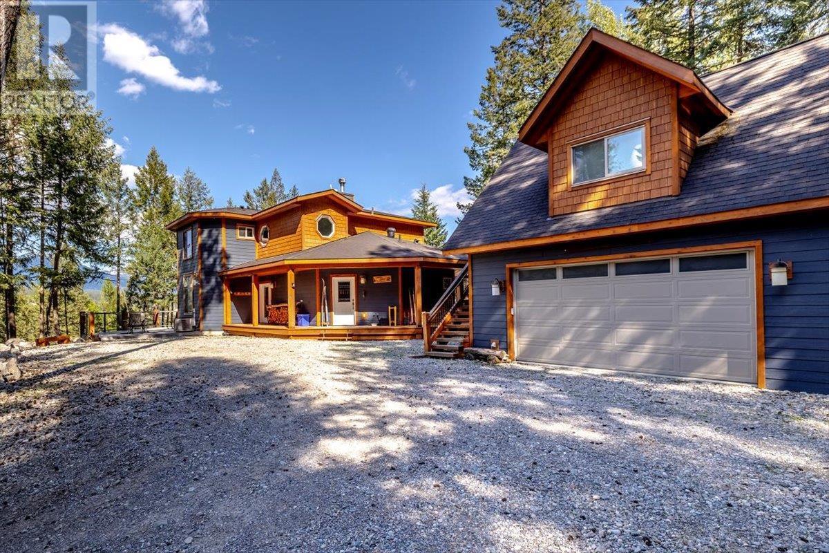 9942 Osprey Landing Drive, Wardner, BC - Outdoor With Deck Patio Veranda