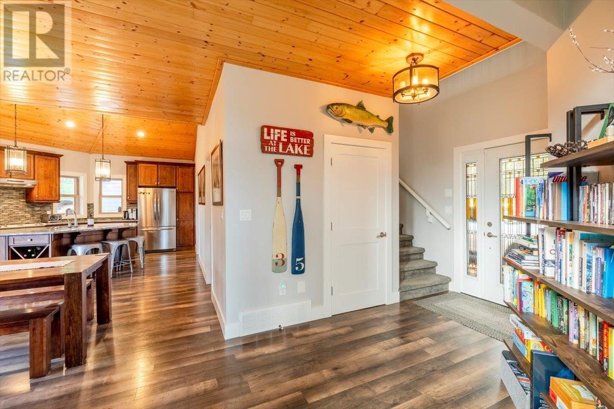 9942 Osprey Landing Drive, Wardner, BC - Indoor