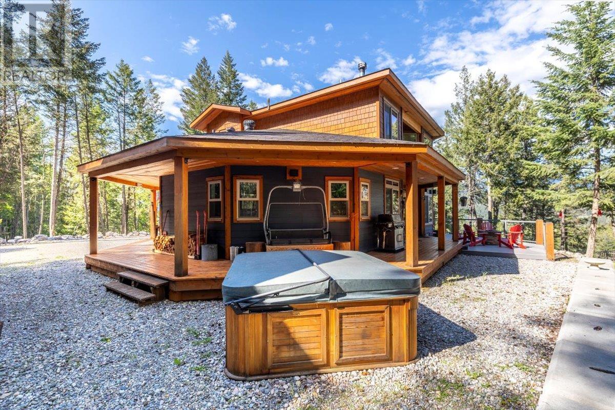 9942 Osprey Landing Drive, Wardner, BC - Outdoor With Deck Patio Veranda