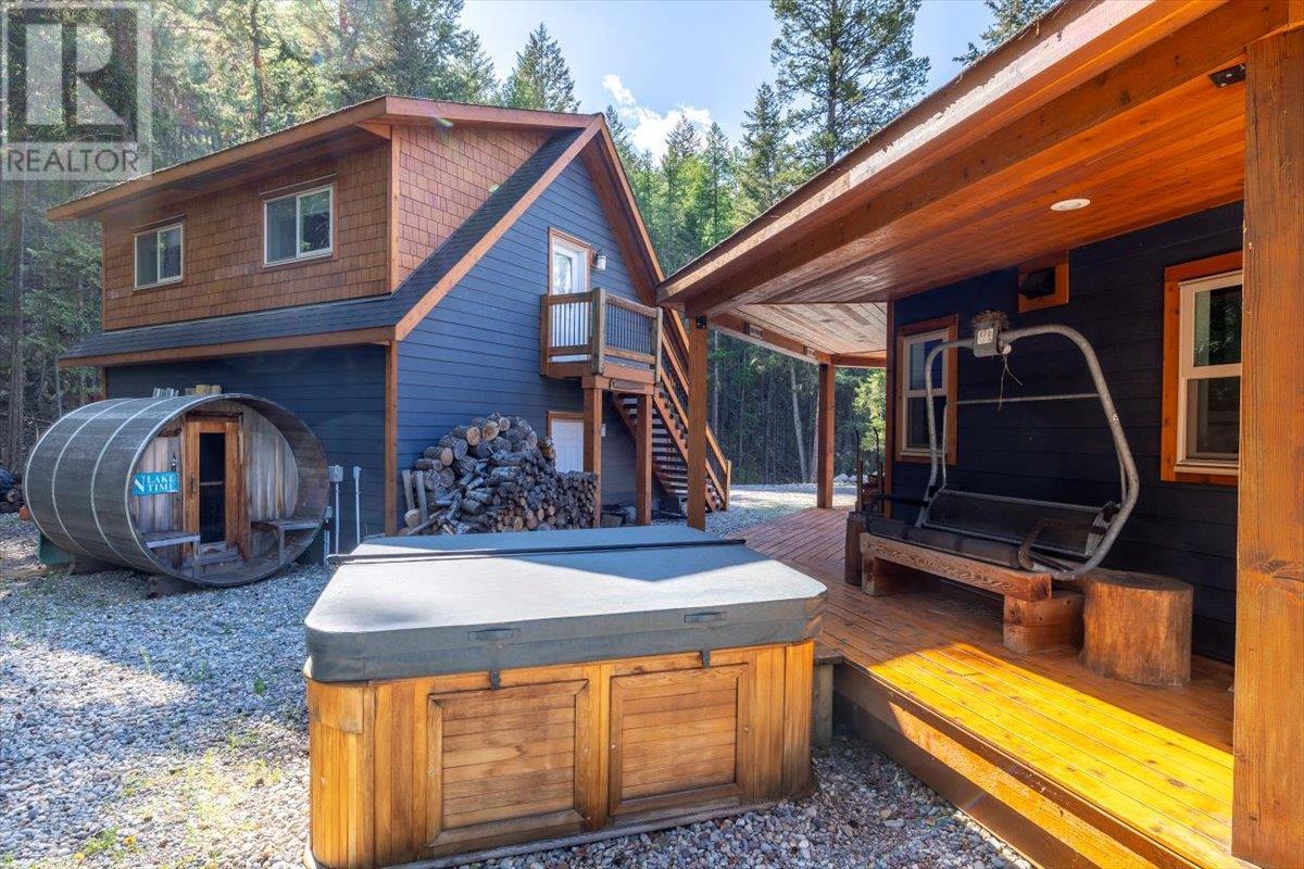 9942 Osprey Landing Drive, Wardner, BC - Outdoor With Exterior