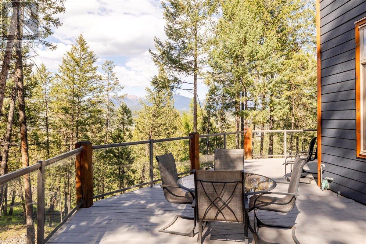 9942 Osprey Landing Drive, Wardner, BC - Outdoor With Exterior