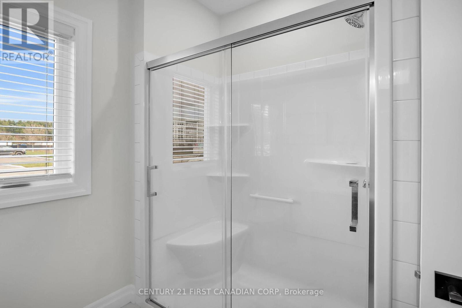 403 Breakwater Boulevard, Central Elgin (Port Stanley), ON - Indoor Photo Showing Bathroom