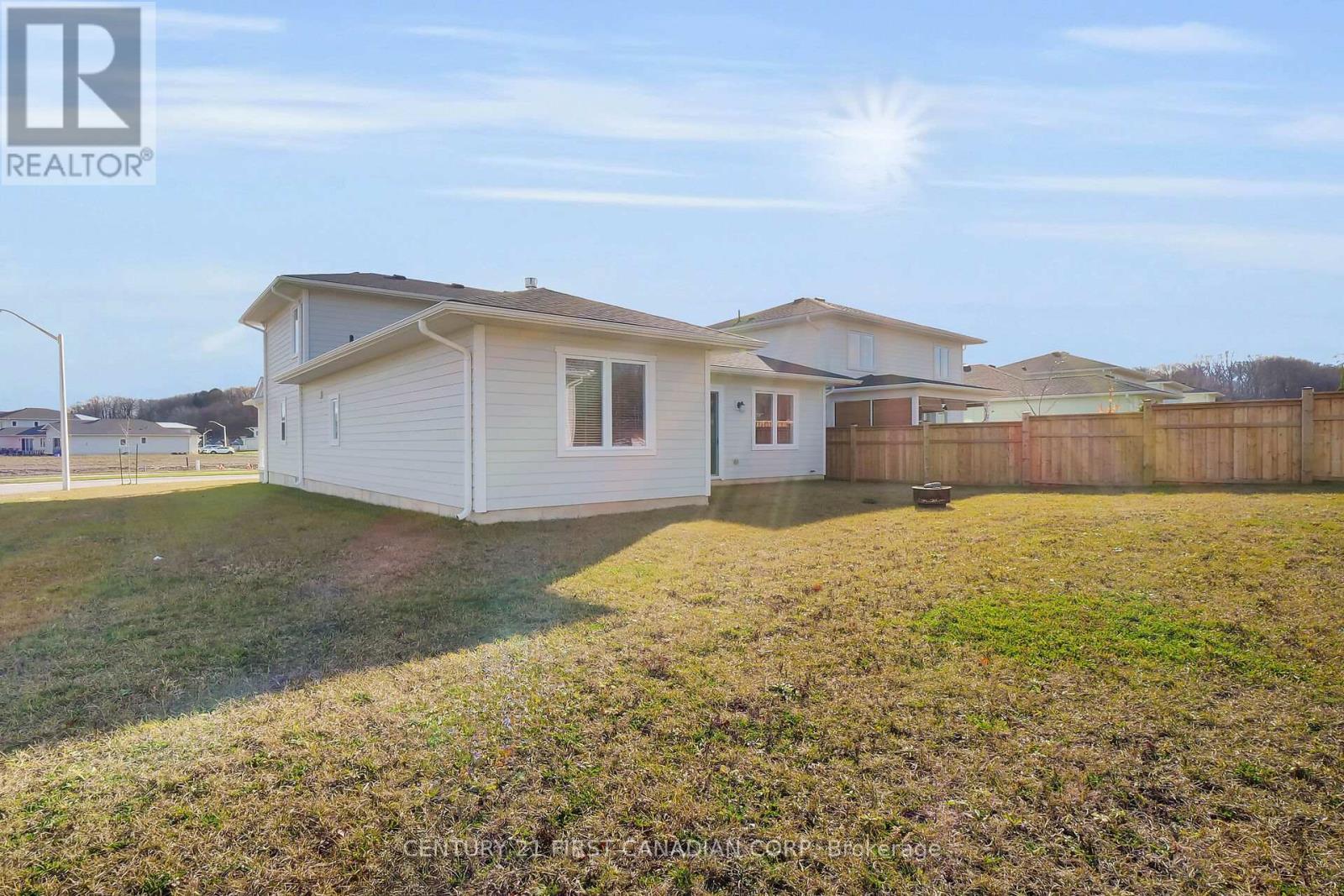 403 Breakwater Boulevard, Central Elgin (Port Stanley), ON - Outdoor