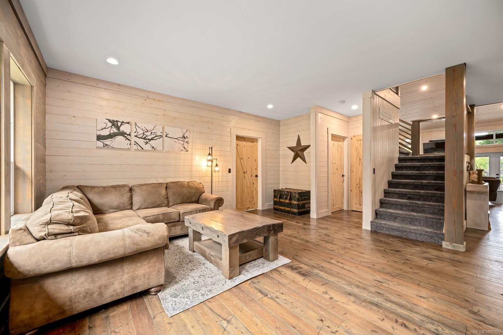 8899 Henderson Ave, Black Creek, BC