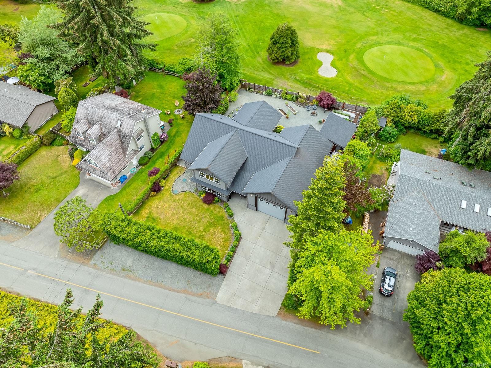 8899 Henderson Ave, Black Creek, BC