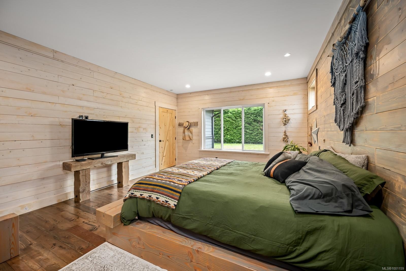 8899 Henderson Ave, Black Creek, BC