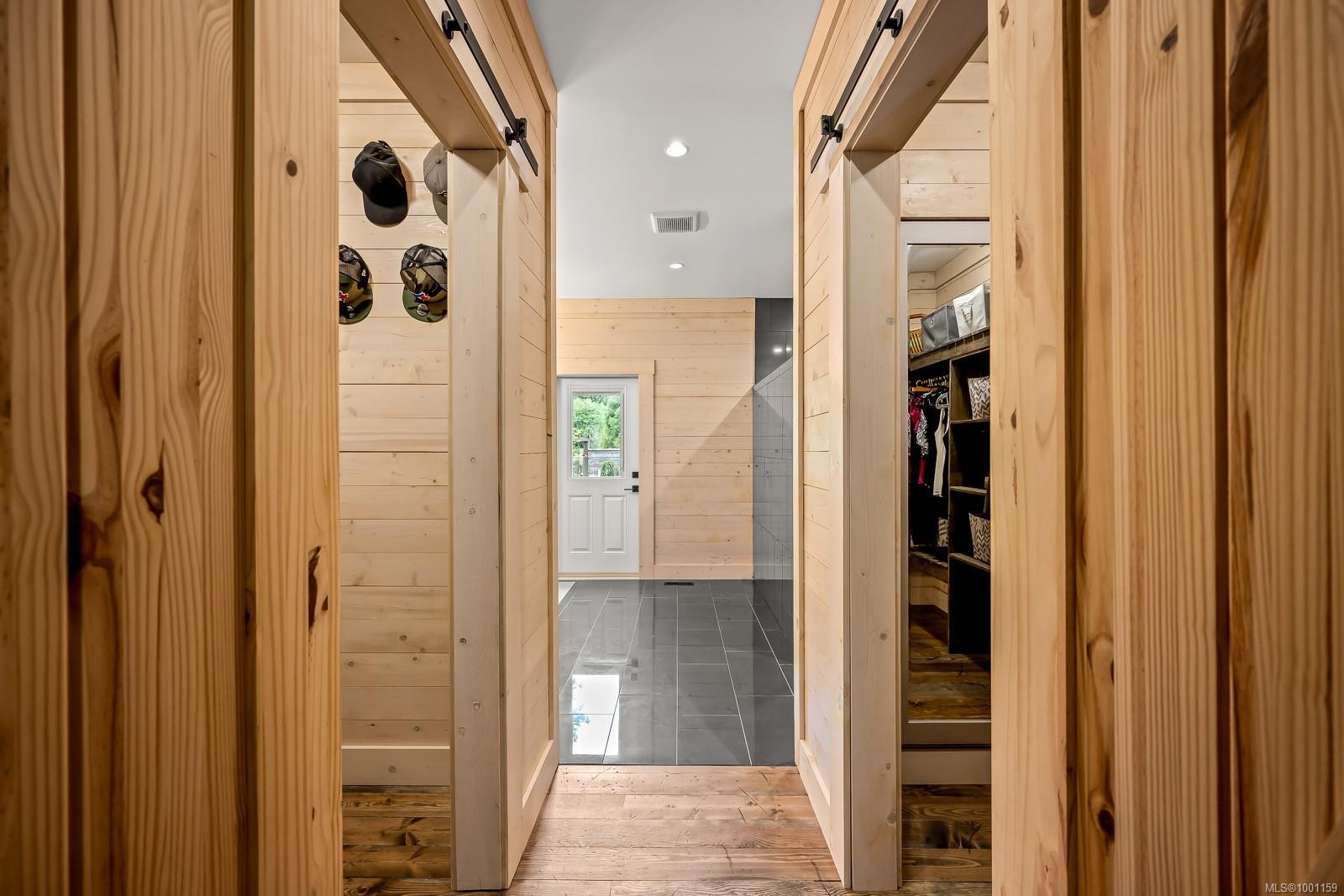 8899 Henderson Ave, Black Creek, BC