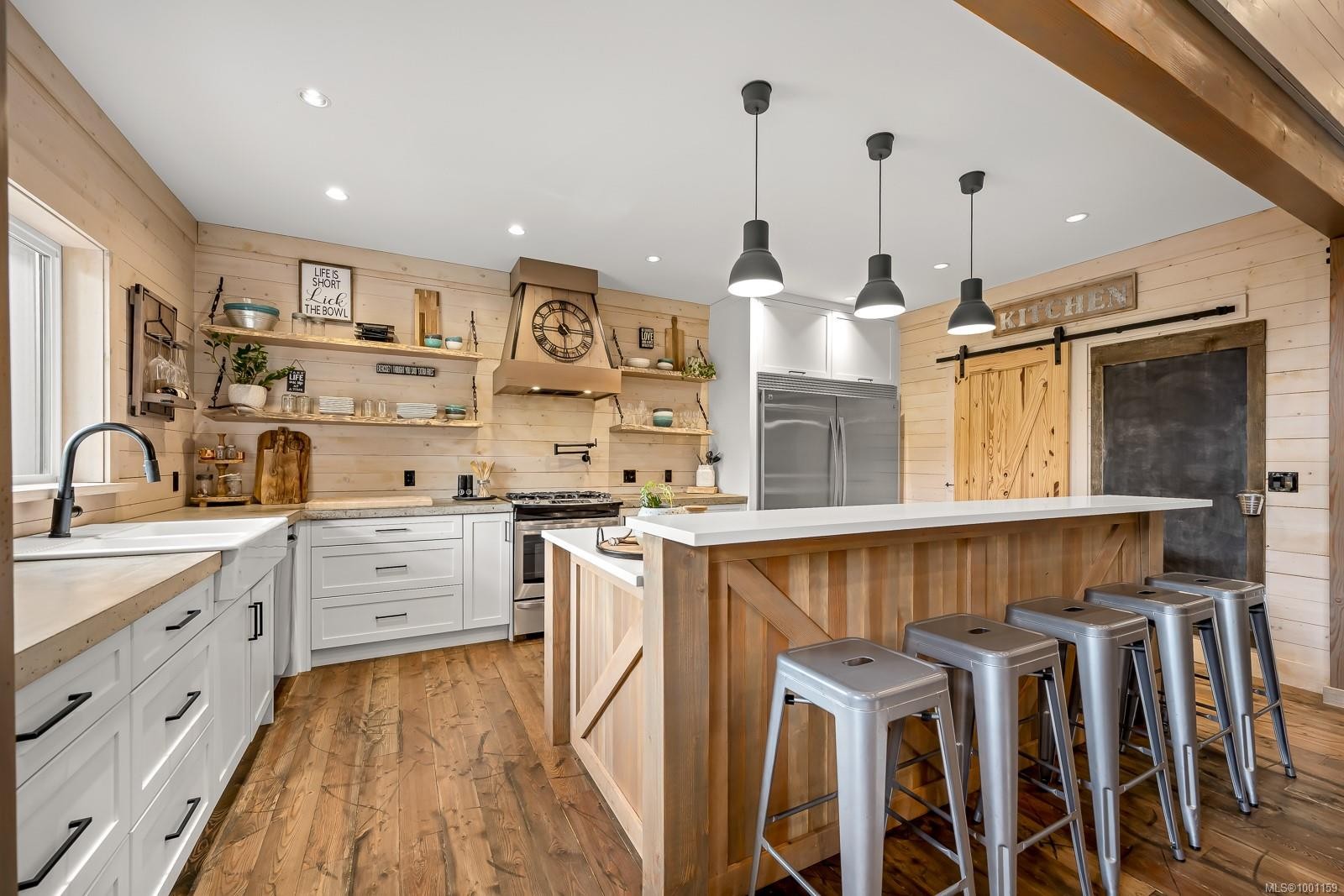 8899 Henderson Ave, Black Creek, BC