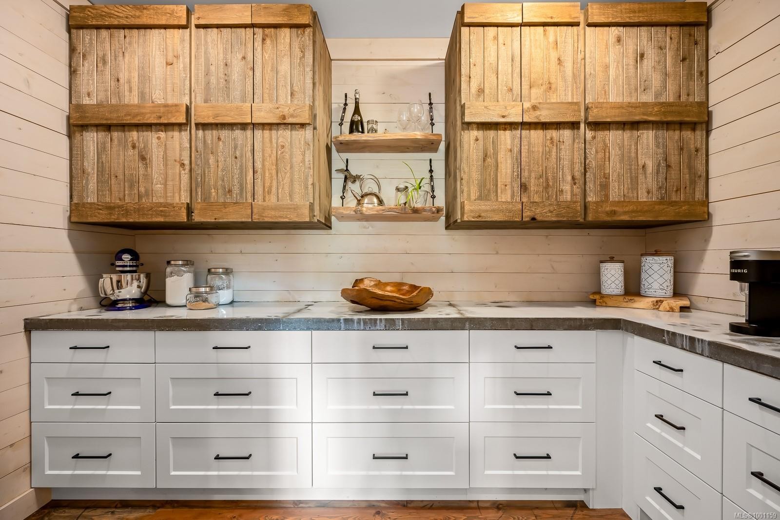 8899 Henderson Ave, Black Creek, BC