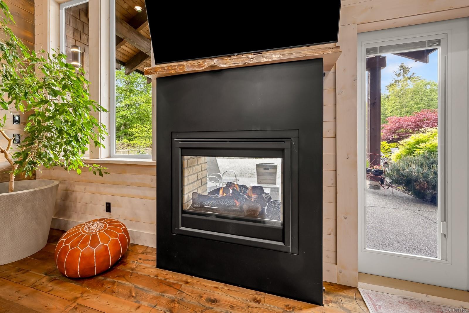 8899 Henderson Ave, Black Creek, BC