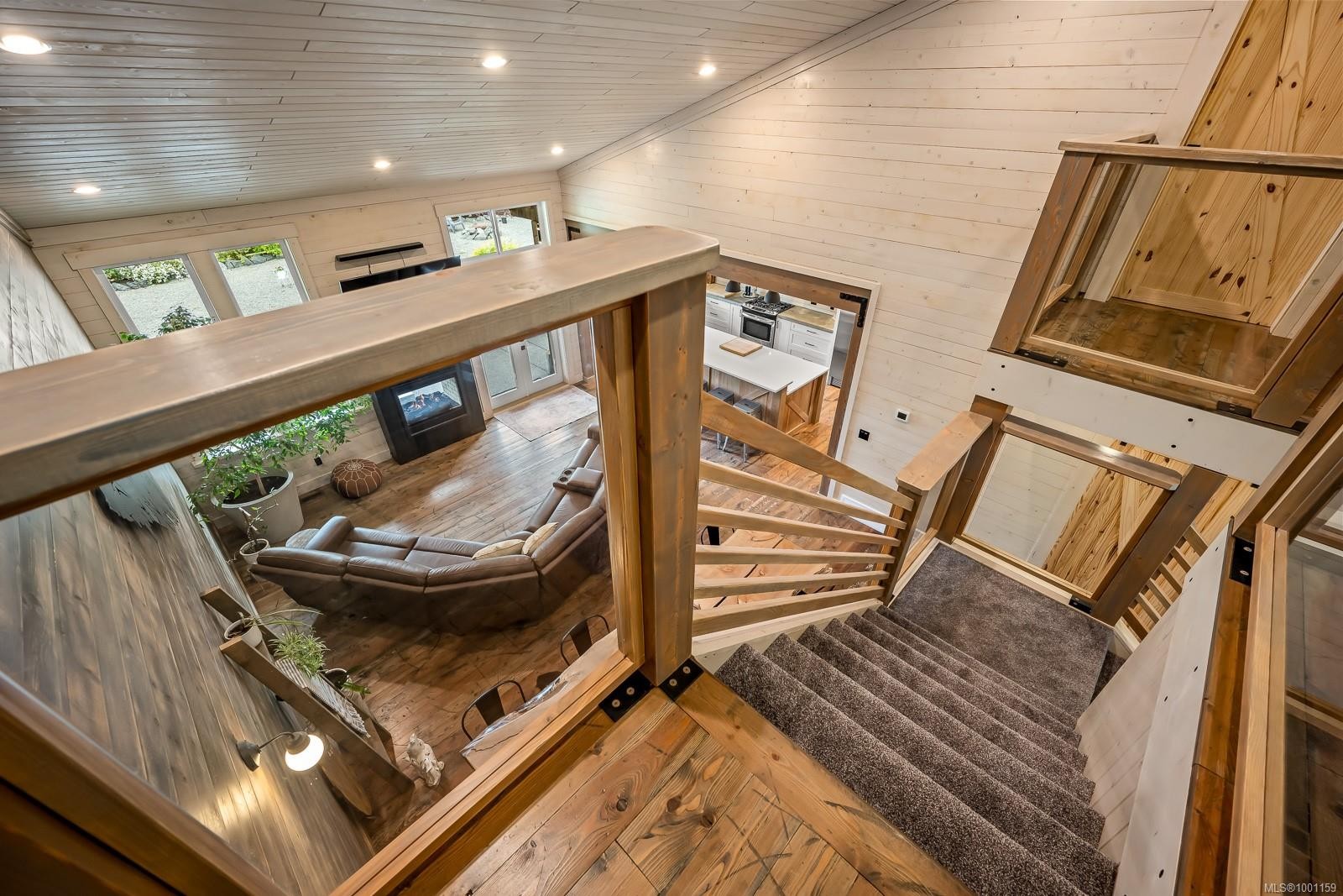 8899 Henderson Ave, Black Creek, BC