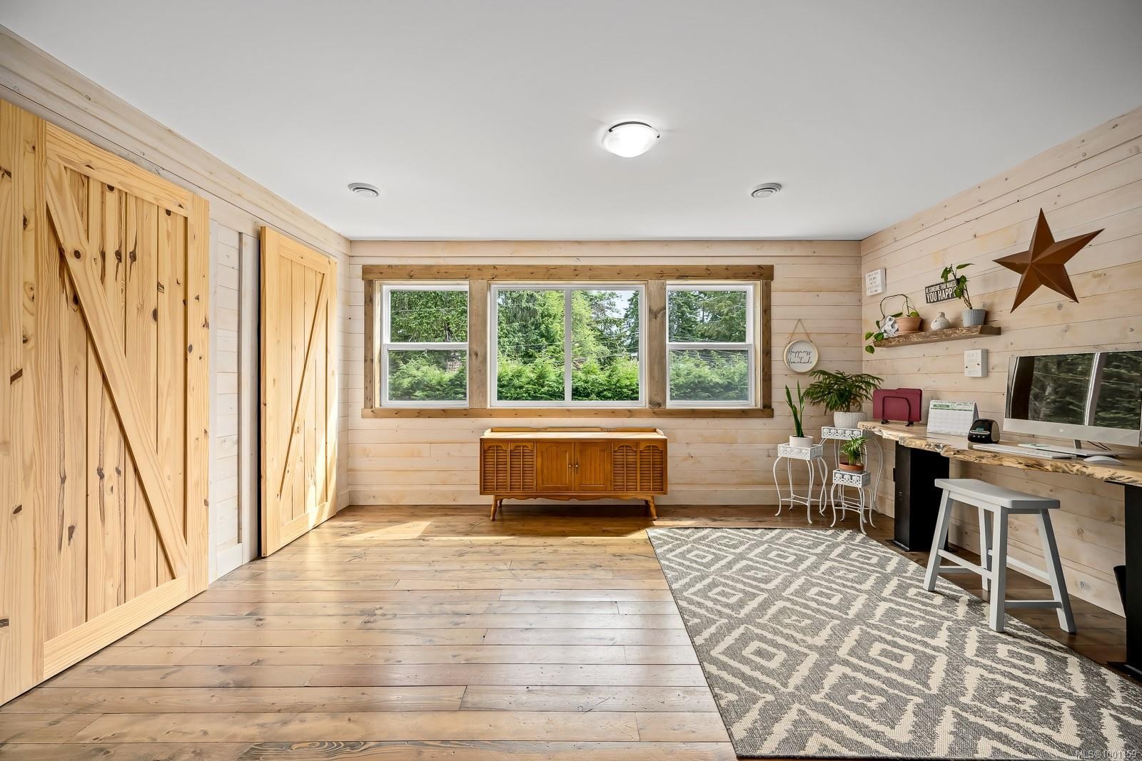 8899 Henderson Ave, Black Creek, BC