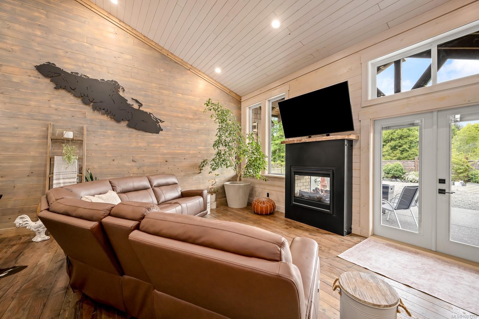 8899 Henderson Ave, Black Creek, BC