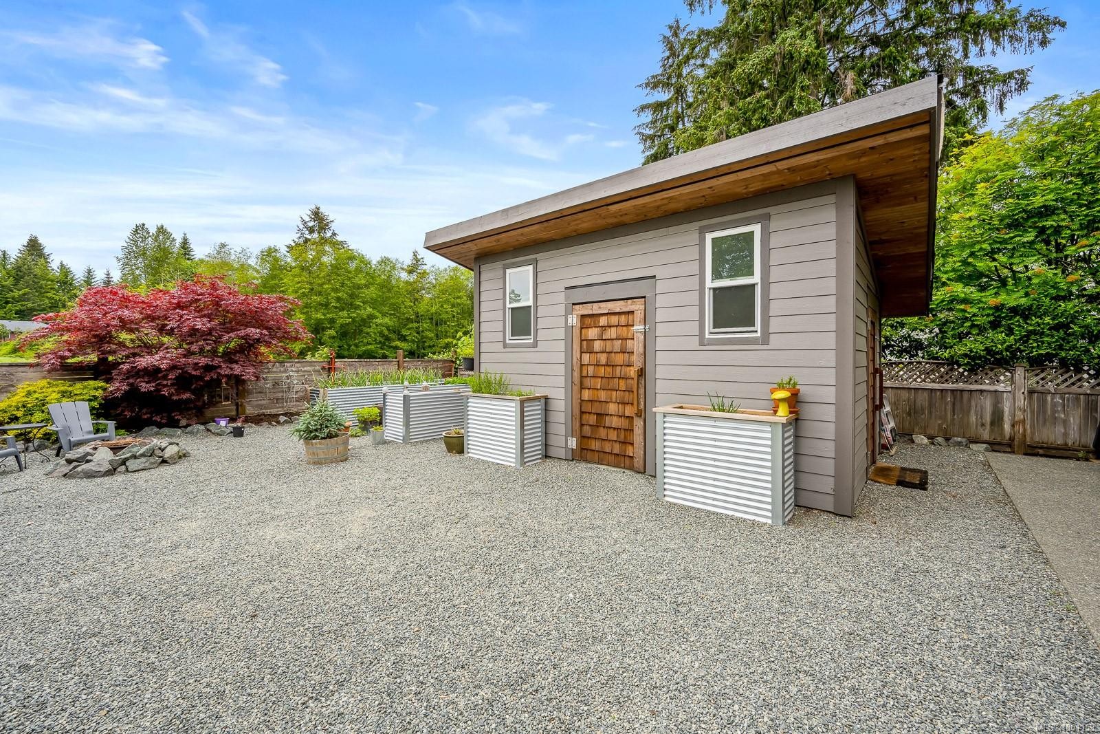 8899 Henderson Ave, Black Creek, BC