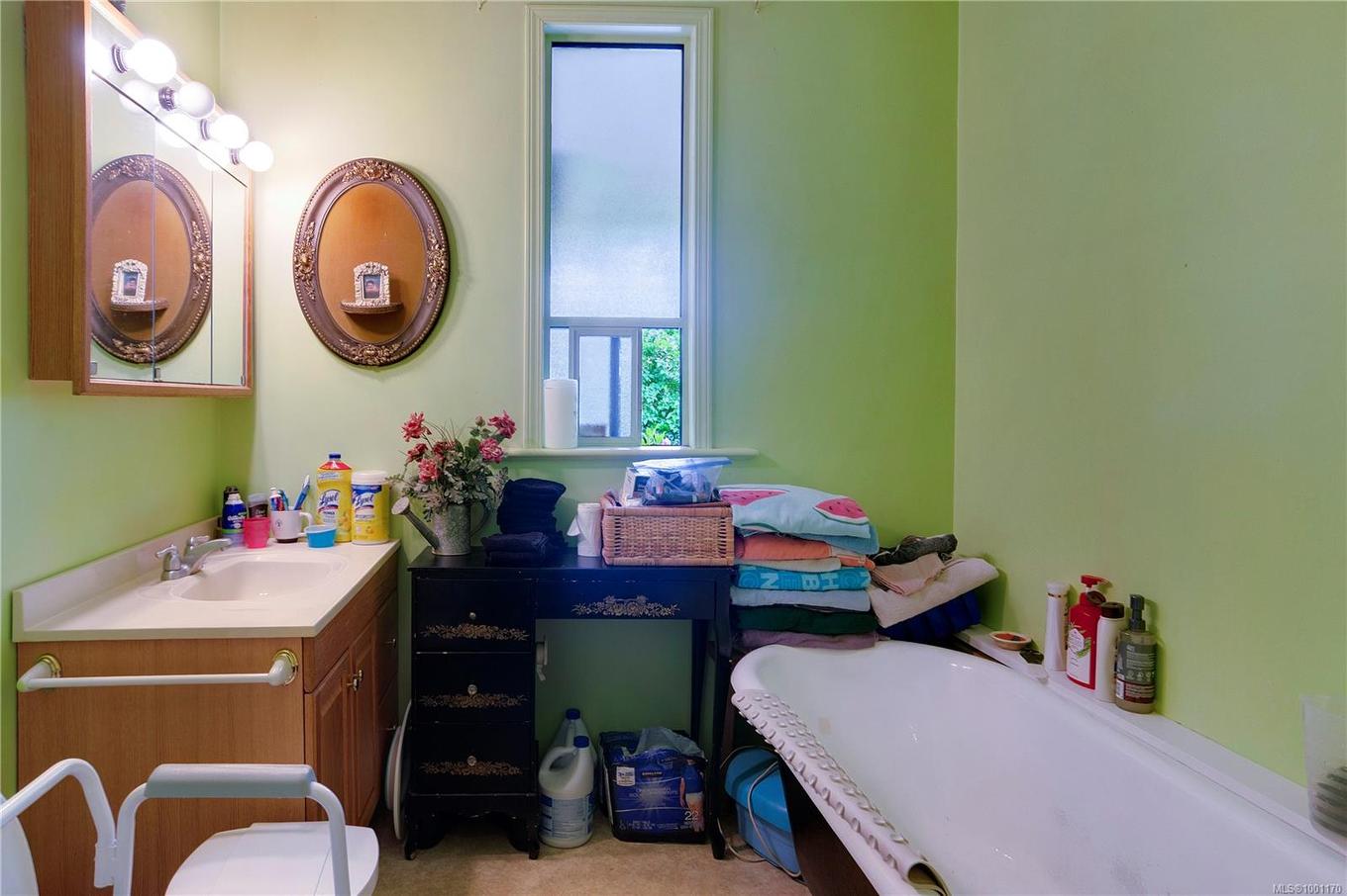 762 Albert St, Nanaimo, BC