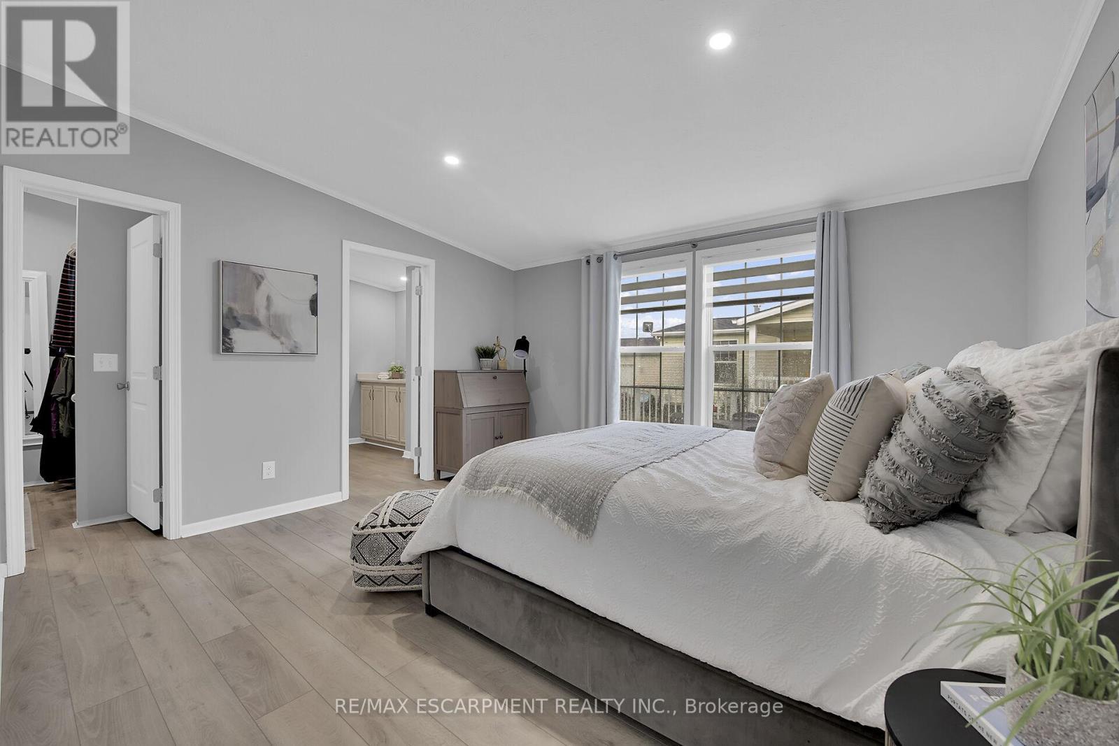 2 Driftwood Crescent, Haldimand, ON - Indoor Photo Showing Bedroom