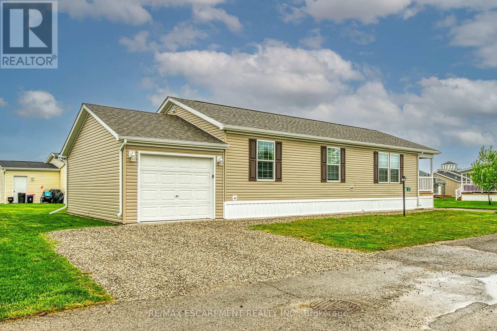 2 Driftwood Crescent, Haldimand, ON - Outdoor