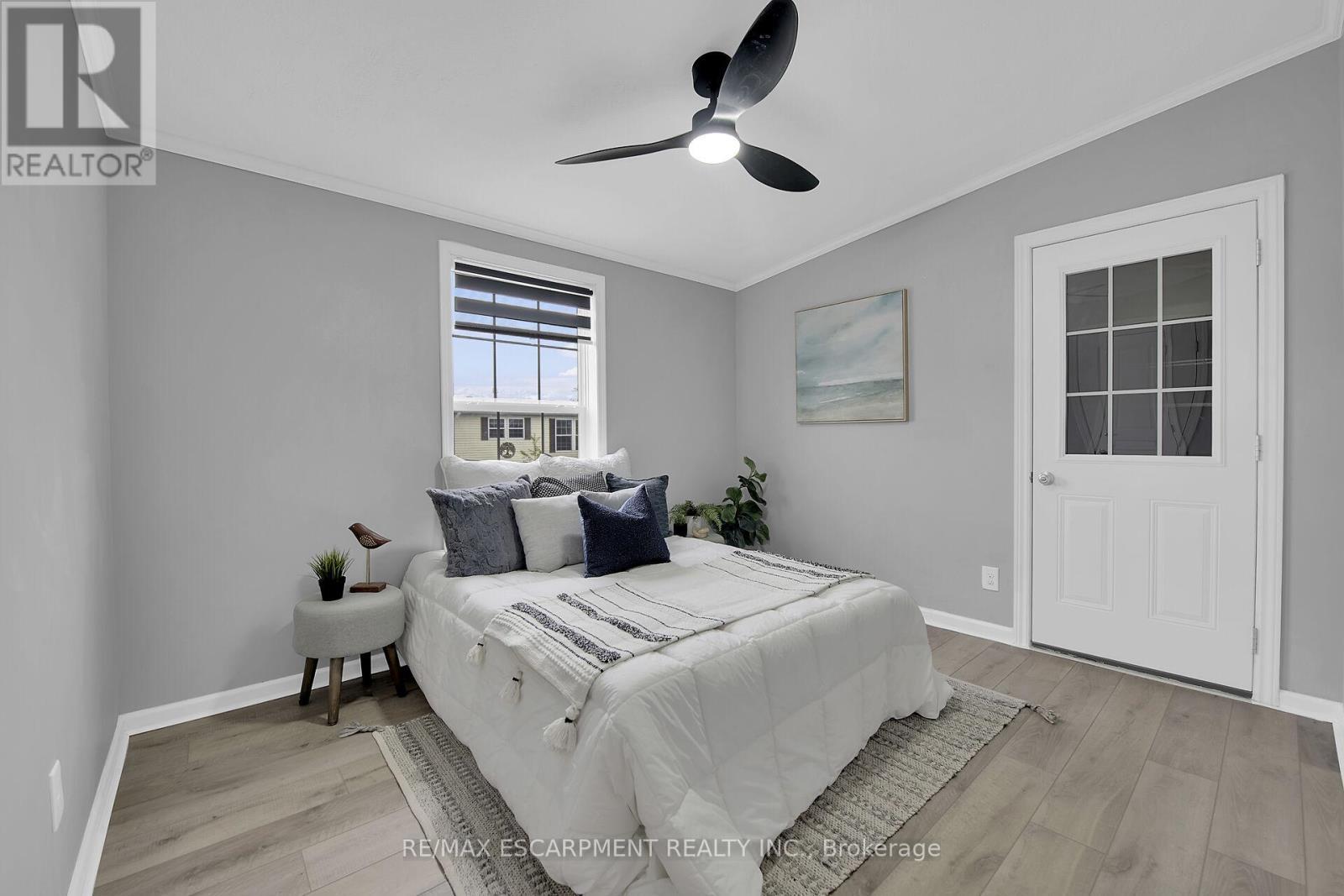 2 Driftwood Crescent, Haldimand, ON - Indoor Photo Showing Bedroom