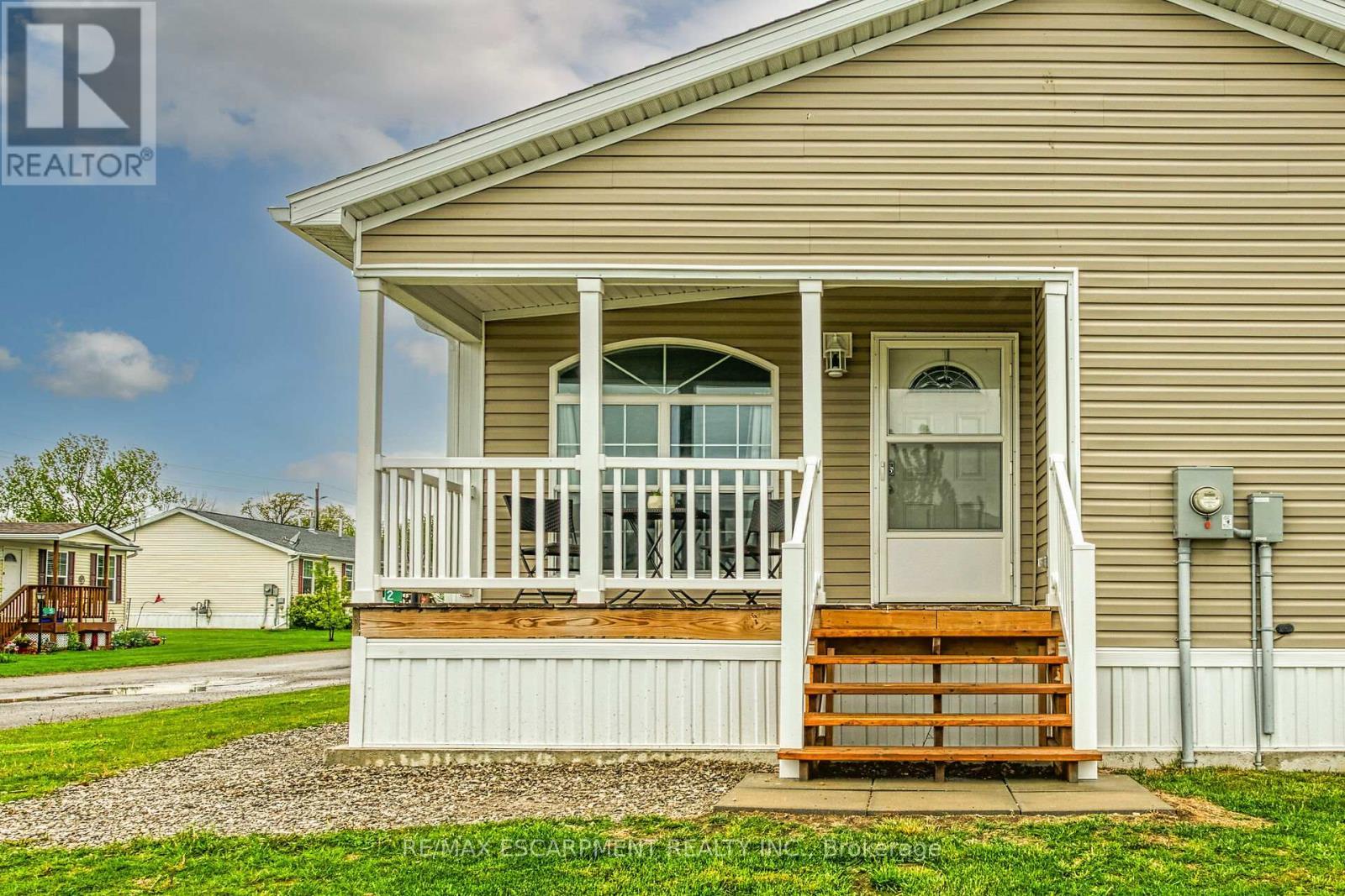 2 Driftwood Crescent, Haldimand, ON - Outdoor With Deck Patio Veranda