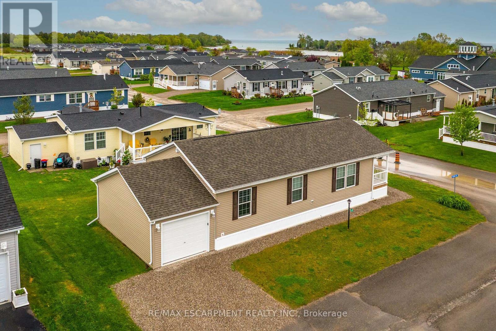 2 Driftwood Crescent, Haldimand, ON - Outdoor