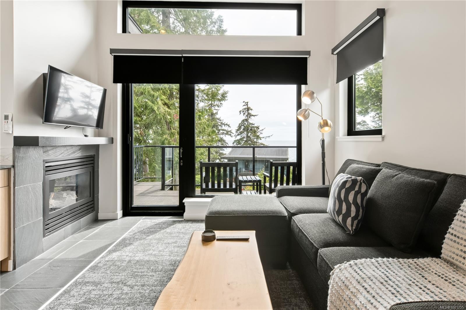 2004-596 Marine Dr, Ucluelet, BC - Indoor Photo Showing Living Room With Fireplace
