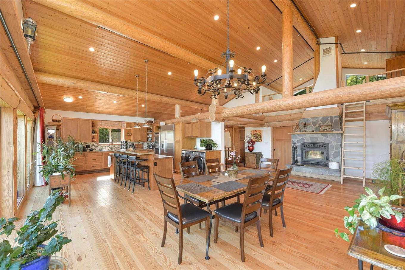 4250 Goldstream Heights Dr, Malahat, BC