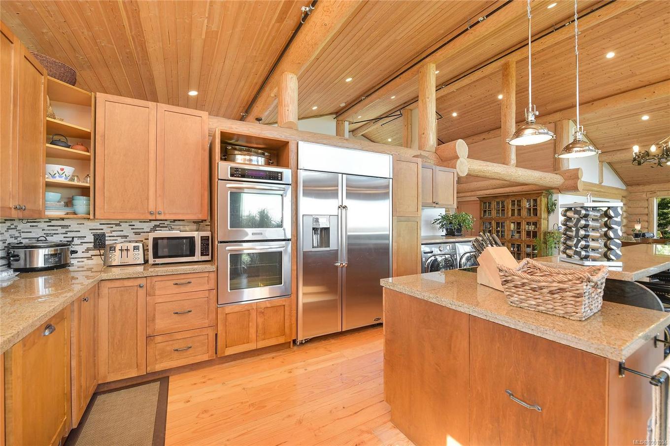 4250 Goldstream Heights Dr, Malahat, BC