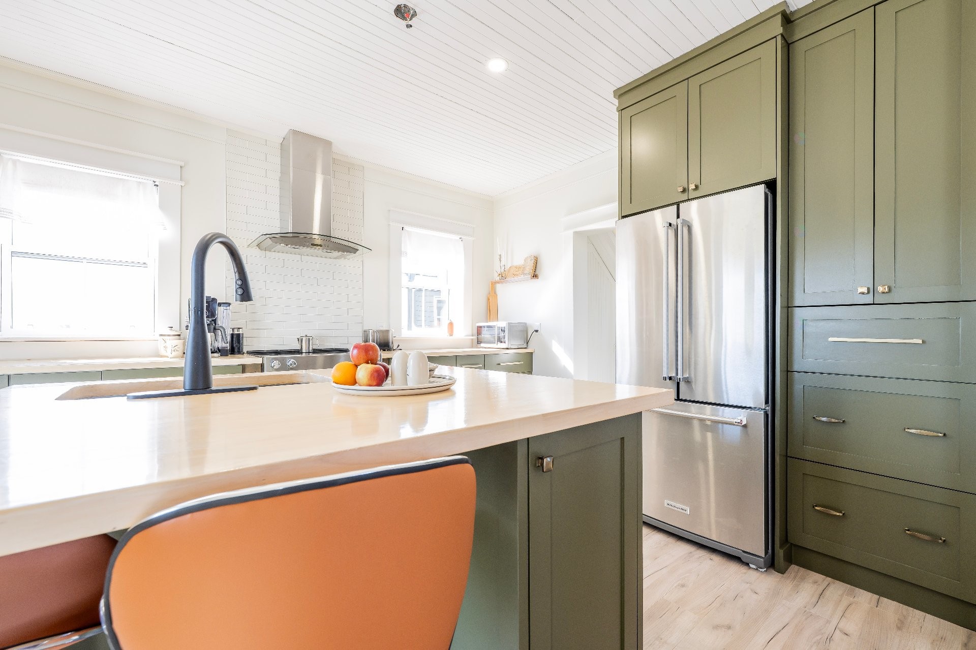 Kitchen - 36 Ch. Park, Grosse-Île, QC - Indoor Photo Showing Kitchen With Upgraded Kitchen