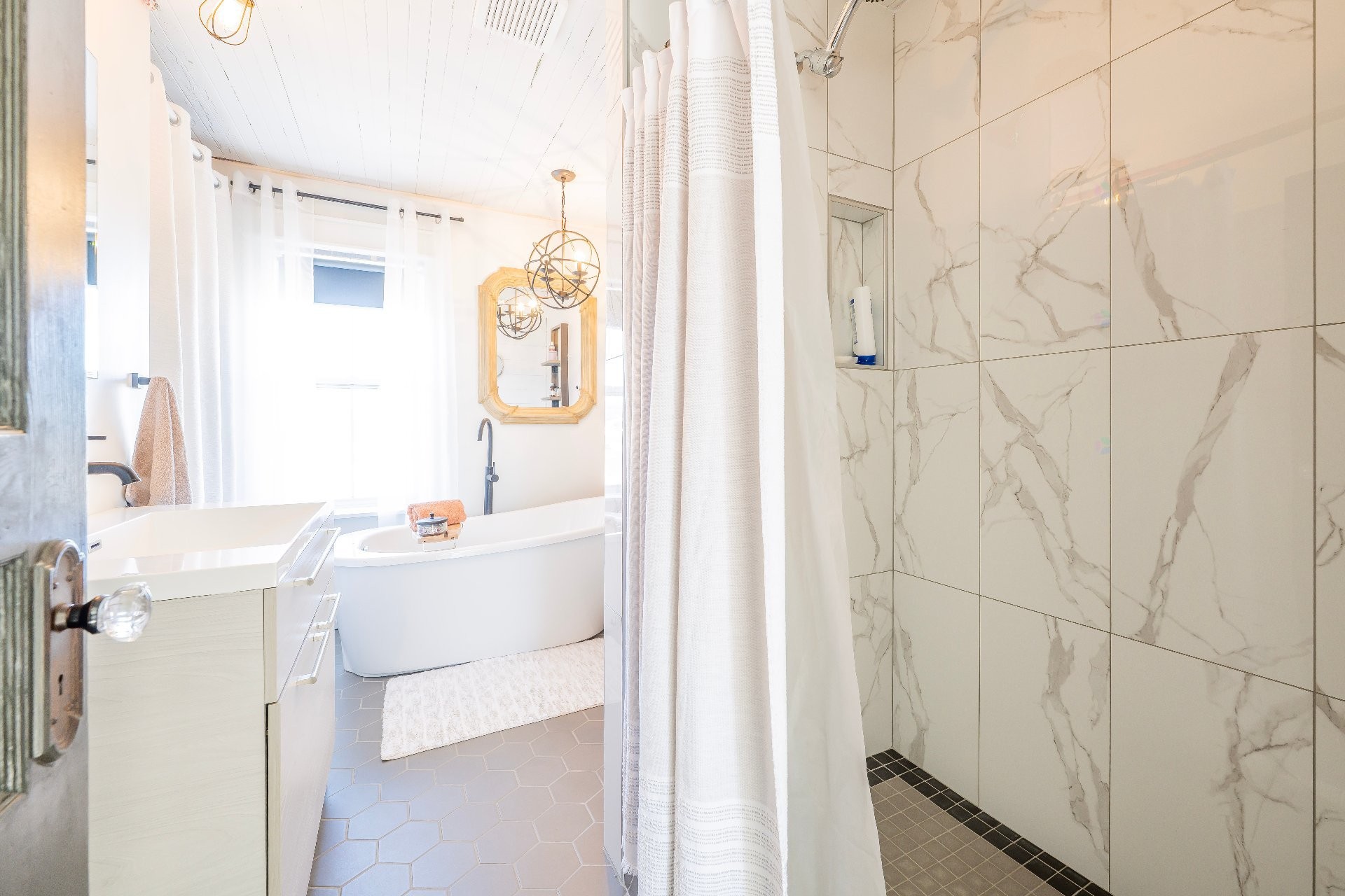 Bathroom - 36 Ch. Park, Grosse-Île, QC - Indoor Photo Showing Bathroom