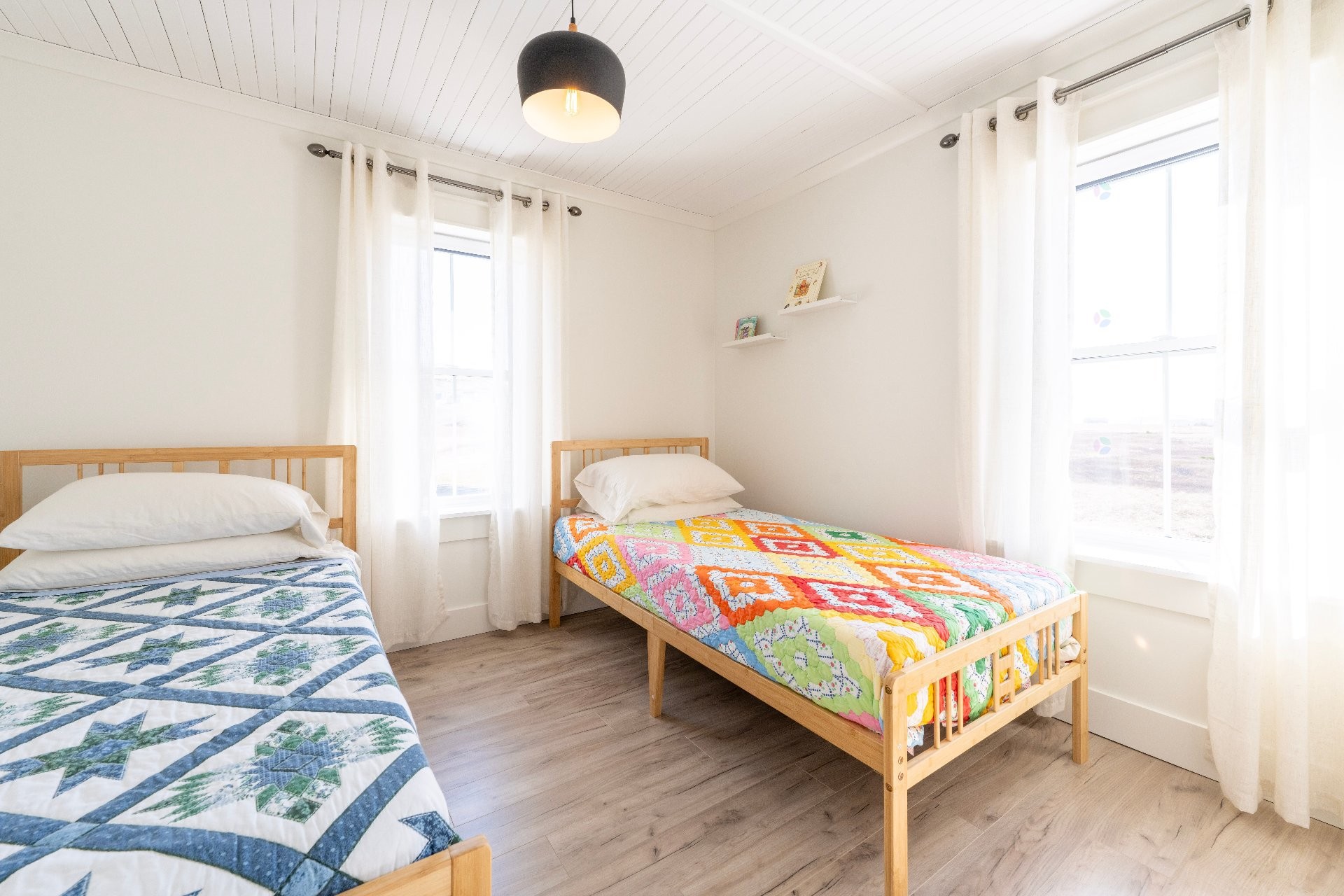 Bedroom - 36 Ch. Park, Grosse-Île, QC - Indoor Photo Showing Bedroom