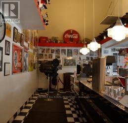 46 Brock Street W, Uxbridge, ON