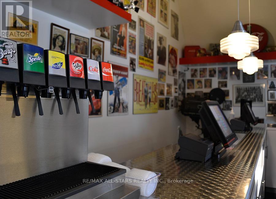 46 Brock Street W, Uxbridge, ON