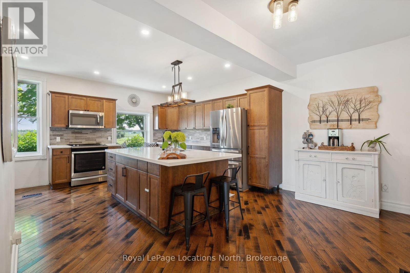 2605 County 42 Road, Clearview, ON - Indoor Photo Showing Kitchen With Stainless Steel Kitchen With Upgraded Kitchen