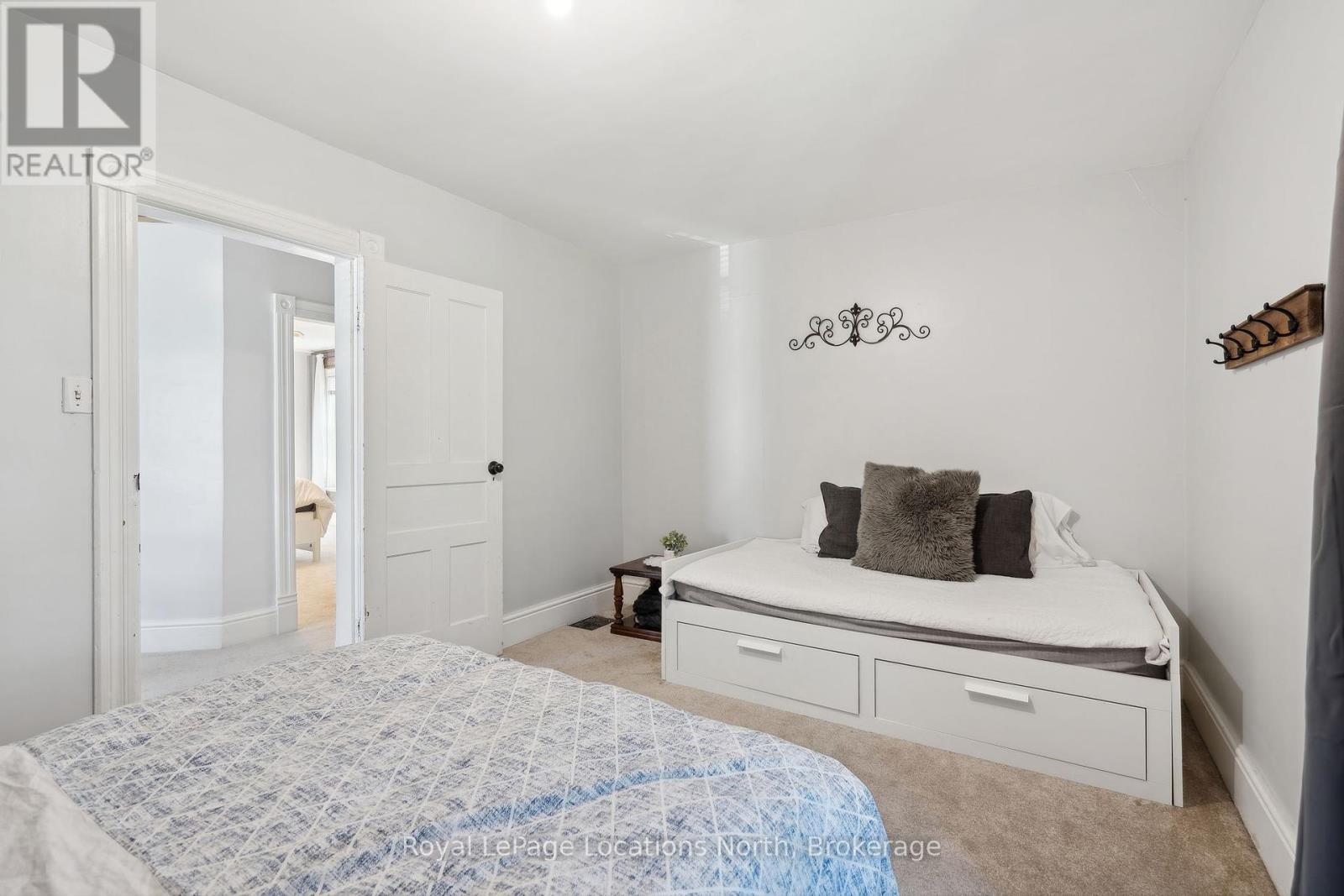 2605 County 42 Road, Clearview, ON - Indoor Photo Showing Bedroom