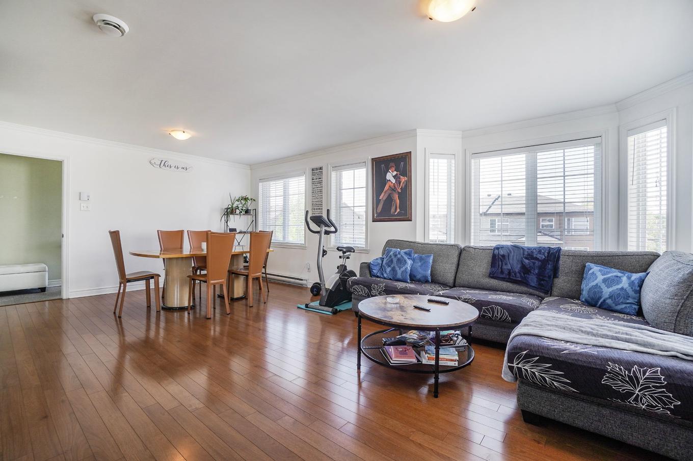 Salon - 7936 Boul. Lévesque E., Laval (Duvernay), QC - Indoor Photo Showing Living Room