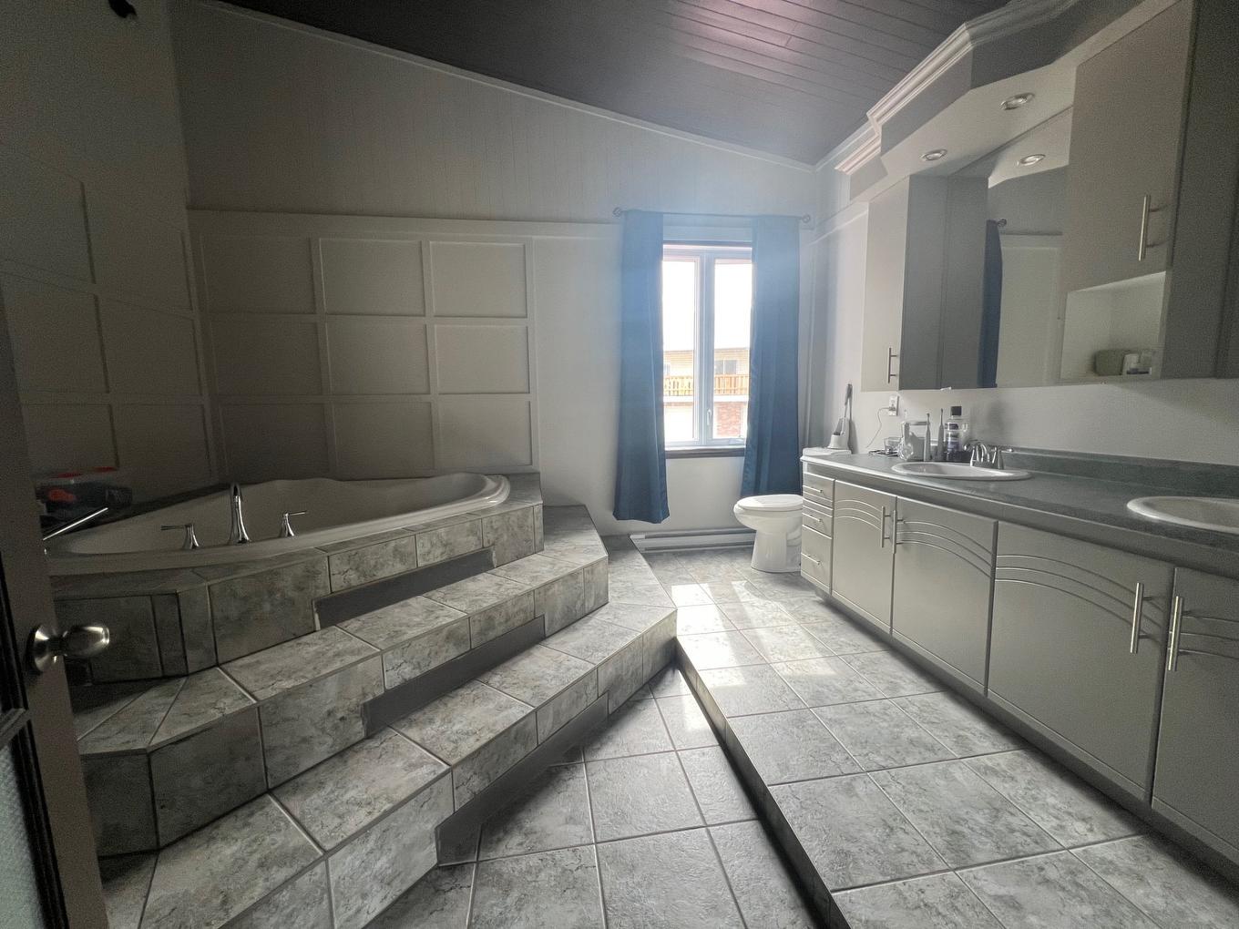 Bathroom - 835 Ch. Kipawa, Témiscaming, QC - Indoor Photo Showing Bathroom